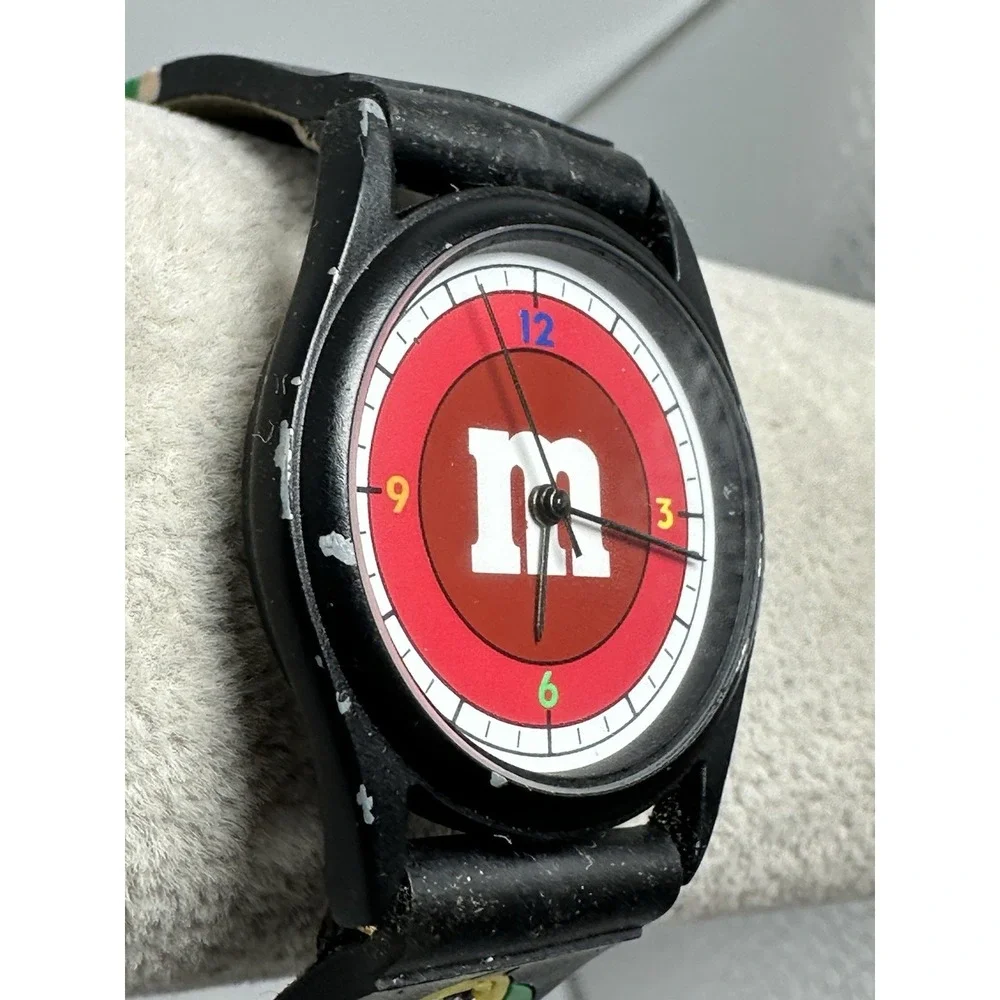 M&M‎ 1998 Rare Watch New Battery 32MM 7.75